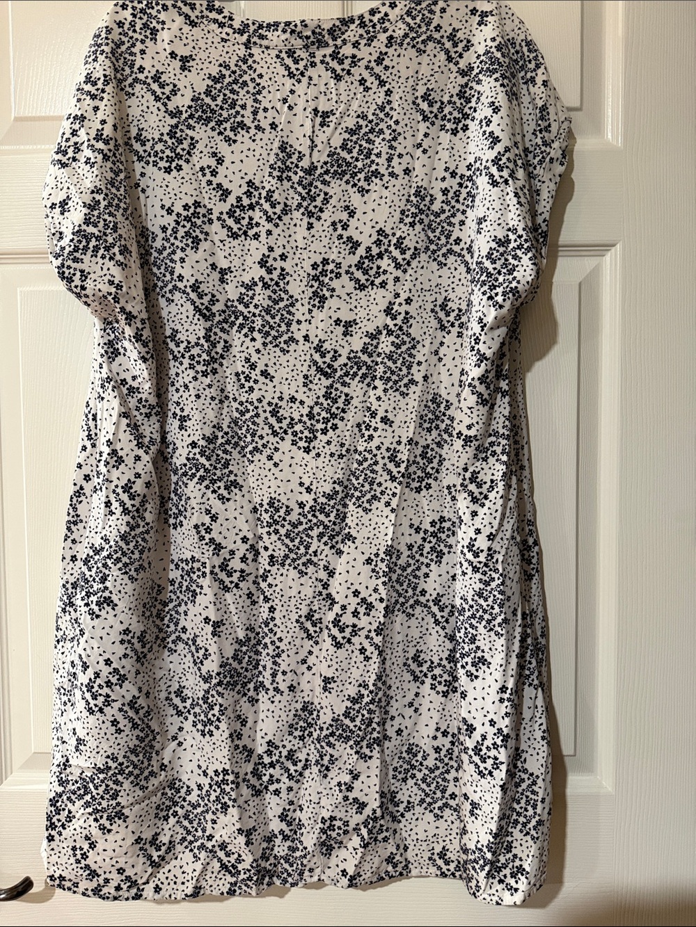 GAP White V-Neck Short Sleeve Tunic with Navy Dot Floral Print - Picture 3 of 3